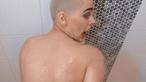 PublicPickups: Paris Amour fingering XXX