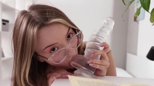 Beauty-Angels.com - Beautiful chick dildo sex